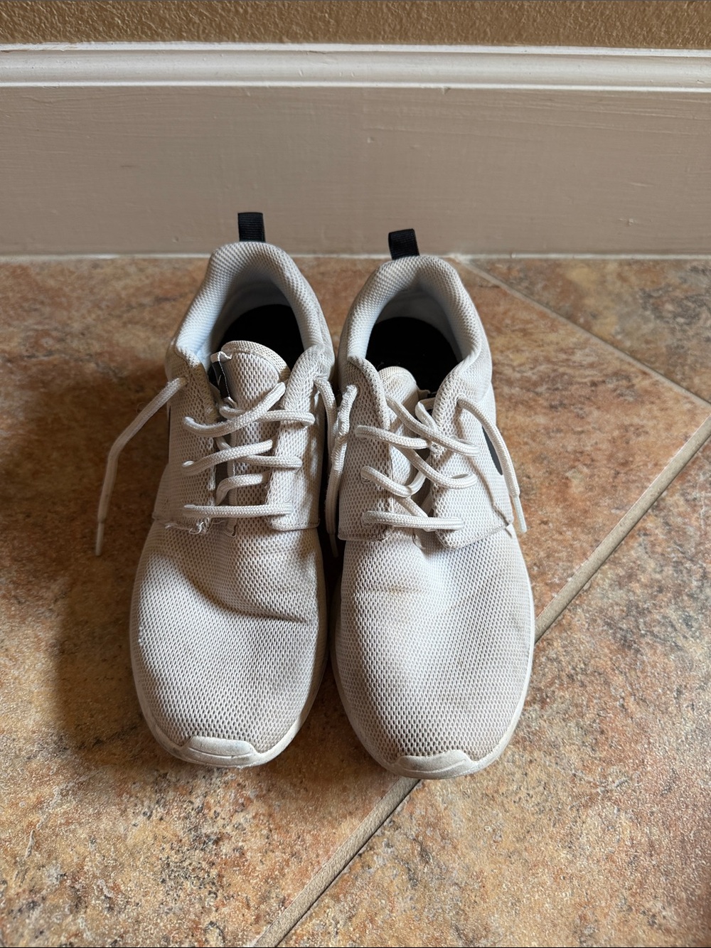 Men's Lightweight White Athletic Sneakers - Comfortable Everyday Running Shoes